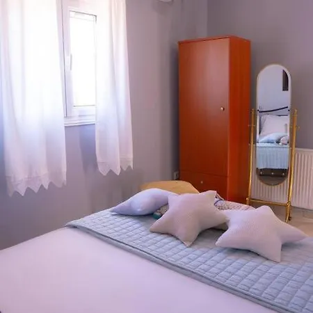 Angelina Vila Pesádha